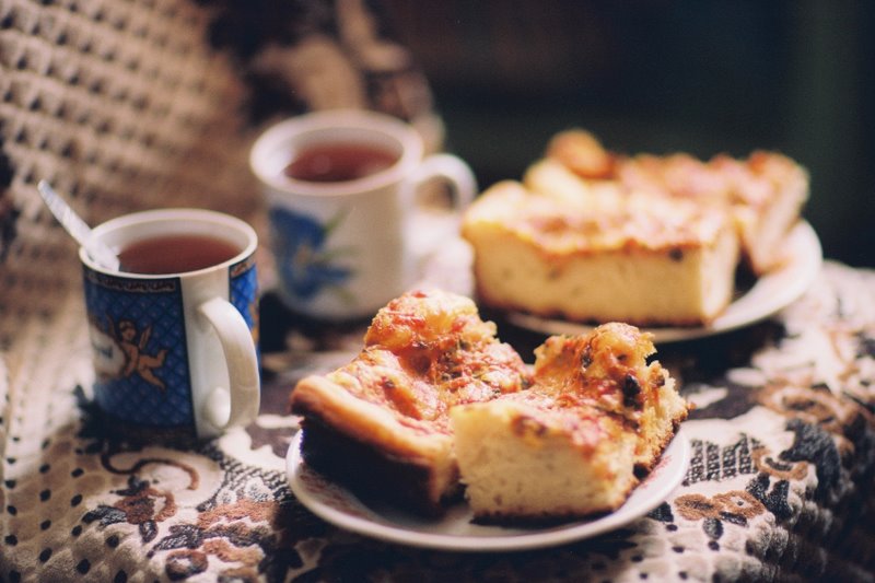 Чай с шарлоткой